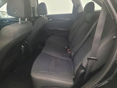 Used 2020 Kia Sorento LX w/ LX I4 Convenience Package AWD/4WD image 18