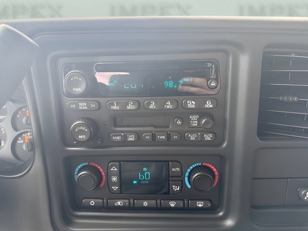 Used 2005 GMC Yukon XL SLT w/ SLT Preferred Equipment Group RWD image 19