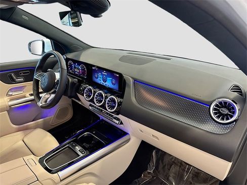 Certified 2025 Mercedes-Benz GLA 250 4MATIC image 29