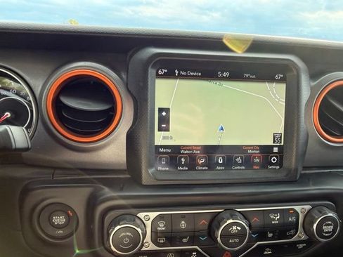 Used 2021 Jeep Gladiator Mojave AWD/4WD image 11
