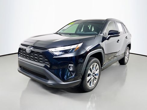 Used 2023 Toyota RAV4 XLE Premium image 10