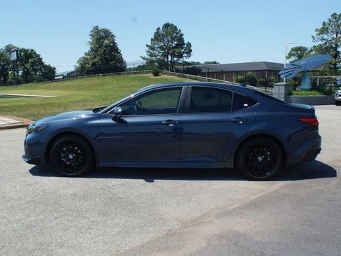 Used 2026 Toyota Camry SE FWD image 12
