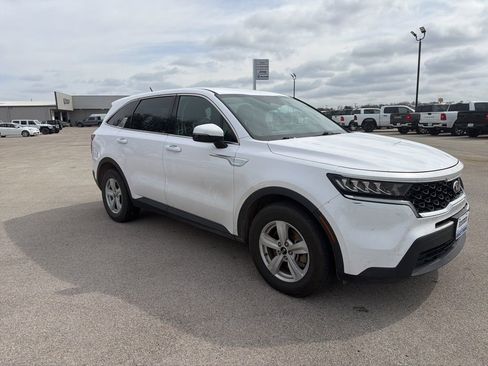 Used 2021 Kia Sorento LX image 6