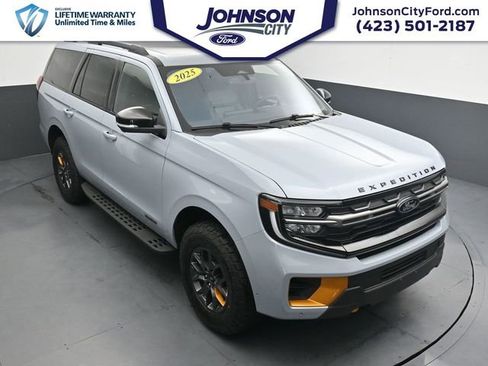 Certified 2025 Ford Expedition Tremor AWD/4WD image 1