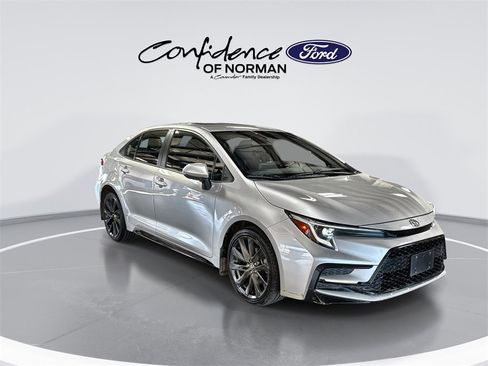 Used 2024 Toyota Corolla SE image 11