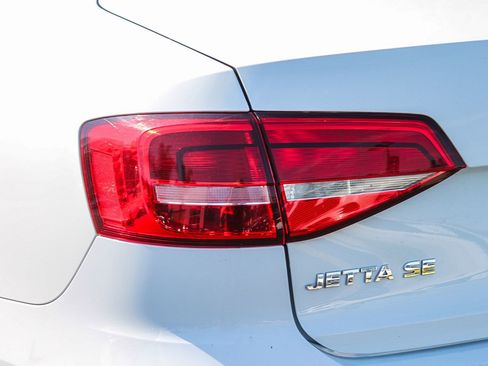 Used 2015 Volkswagen Jetta SE image 9