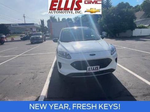 Used 2020 Ford Escape SE Sport image 3