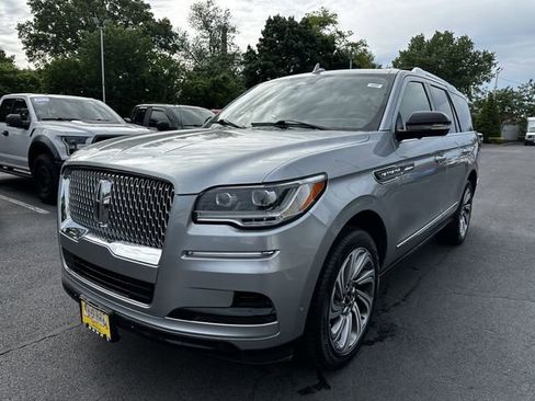 Certified 2023 Lincoln Navigator Reserve AWD/4WD image 9