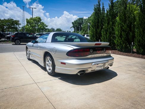 Used 1998 Pontiac Firebird Formula w/ Opt Pkg image 8