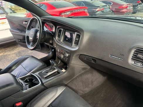 Used 2019 Dodge Charger SXT w/ Leather Interior Group image 22