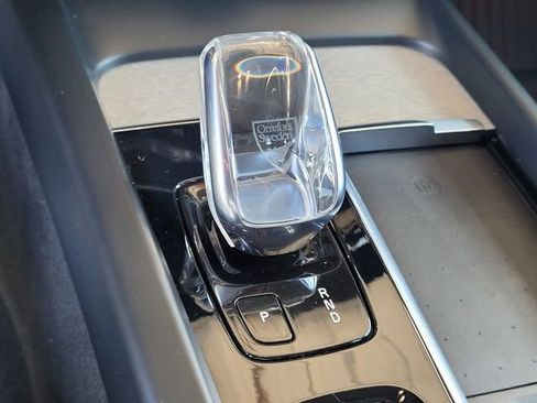 Used 2022 Volvo XC60 B6 Inscription w/ Advanced Package image 19