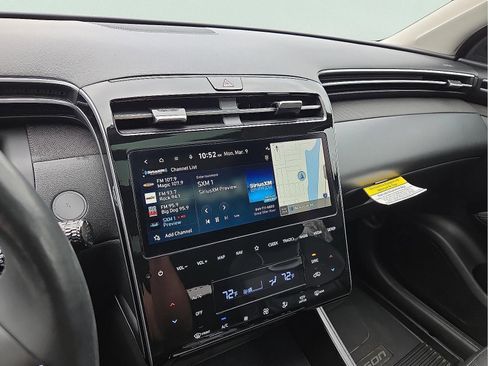 Used 2023 Hyundai Tucson Limited w/ Winter Package image 16