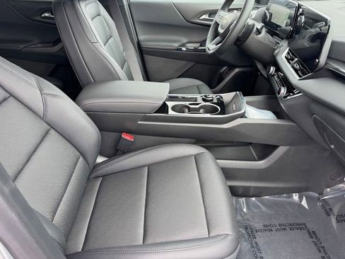 New 2026 Chevrolet Equinox LT w/ Convenience Package II image 7