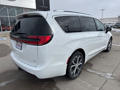 New 2026 Chrysler Pacifica Pinnacle image 35