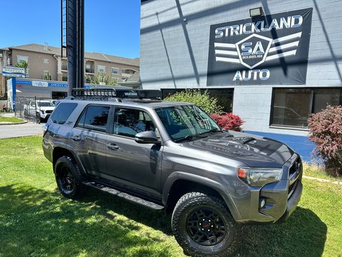 Used 2016 Toyota 4Runner Trail Premium AWD/4WD image 3