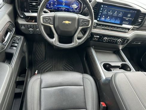 Used 2024 Chevrolet Silverado 2500 LTZ w/ LTZ Convenience Package image 8