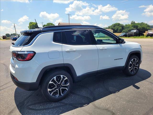 Used 2023 Jeep Compass Limited w/ Sun and Sound Group AWD/4WD image 5