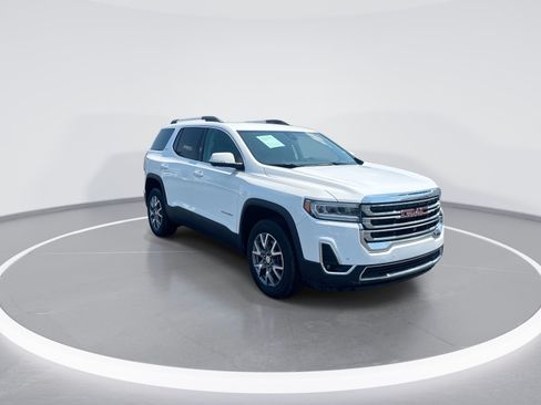 Used 2022 GMC Acadia SLT w/ Technology Package FWD image 2