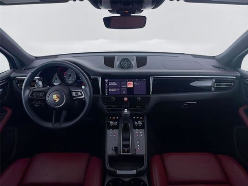Used 2023 Porsche Macan AWD/4WD image 15