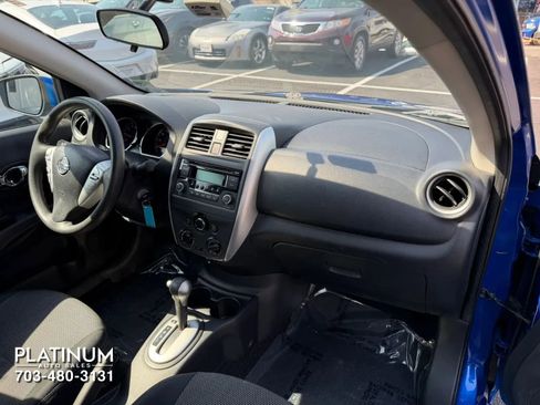 Used 2015 Nissan Versa SV FWD image 12