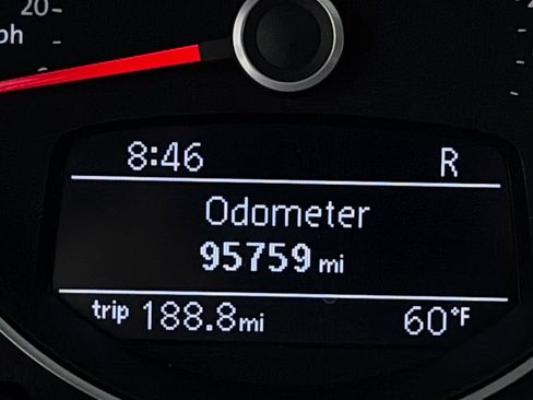 Used 2014 Volkswagen Beetle GSR image 27