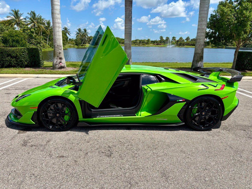 Used 2019 Lamborghini Aventador SVJ AWD/4WD image 13