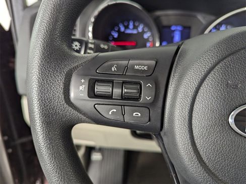 Used 2020 Kia Sedona LX image 22