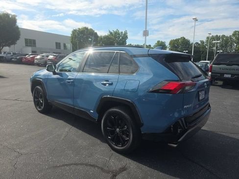 Used 2022 Toyota RAV4 SE w/ Convenience Package AWD/4WD image 7