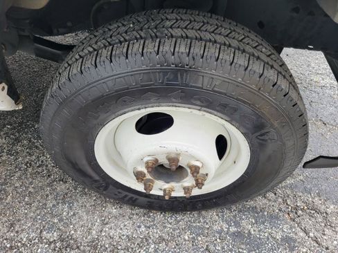 Used 2022 Ford E-350 and Econoline 350 Super Duty image 31