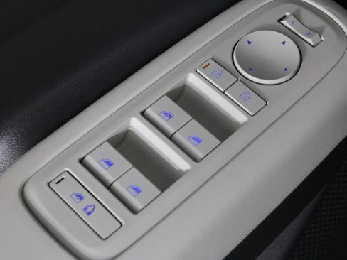Certified 2025 Hyundai Santa Fe SE FWD image 24