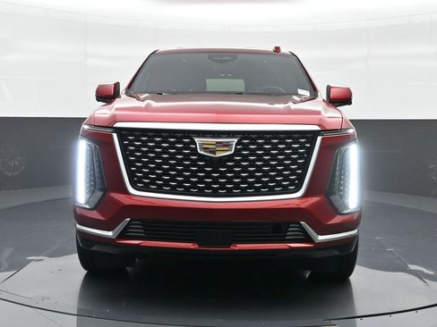 Used 2025 Cadillac Escalade Premium Luxury AWD/4WD image 11