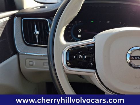 Certified 2022 Volvo XC60 B6 Inscription w/ Advanced Package image 22