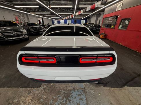 Used 2017 Dodge Challenger R/T Scat Pack RWD image 5