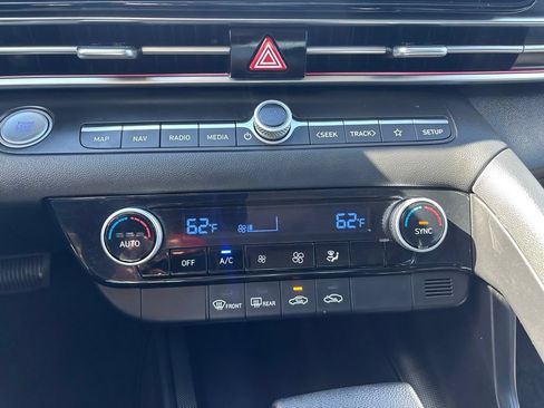 Certified 2024 Hyundai Elantra SEL FWD image 25
