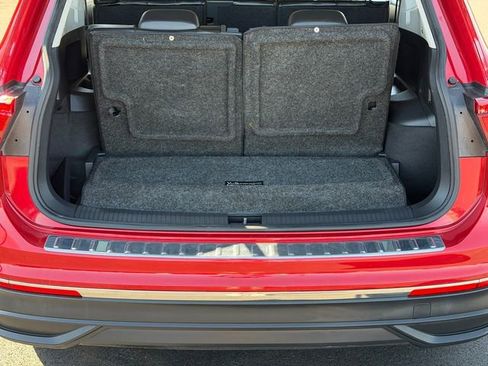 Used 2022 Volkswagen Tiguan SE FWD image 4