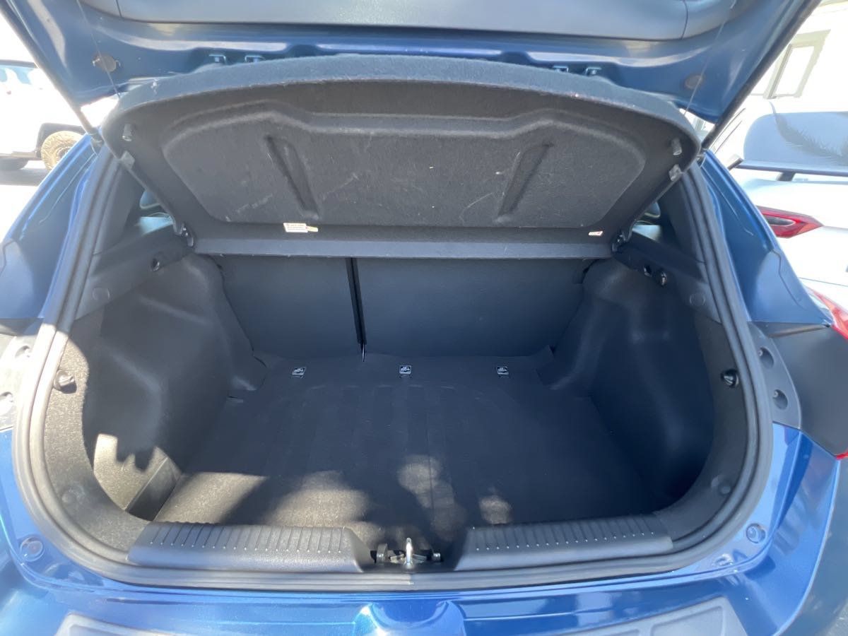 Used 2016 Hyundai Elantra GT FWD image 16