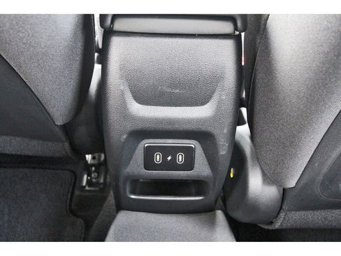 Used 2025 Hyundai Venue SEL FWD image 15