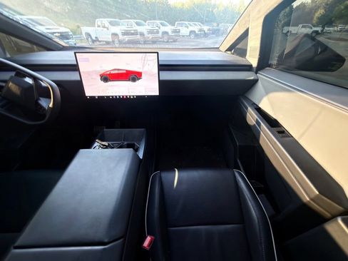 Used 2025 Tesla Cybertruck AWD Crew Cab image 19