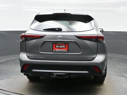 Used 2025 Toyota Highlander XLE image 5