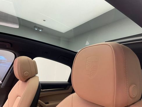 New 2026 Porsche Cayenne Coupe AWD/4WD image 17