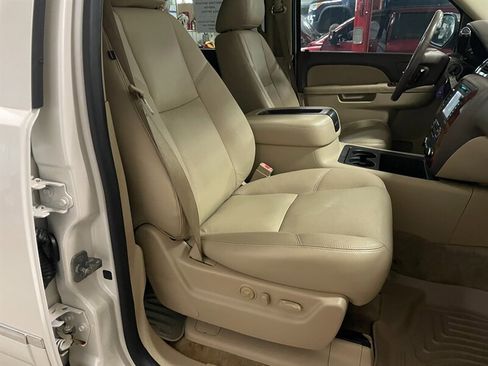 Used 2012 Chevrolet Suburban LTZ AWD/4WD image 24