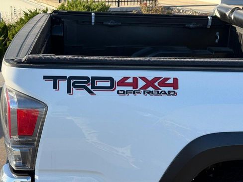 Certified 2021 Toyota Tacoma SR5 image 6