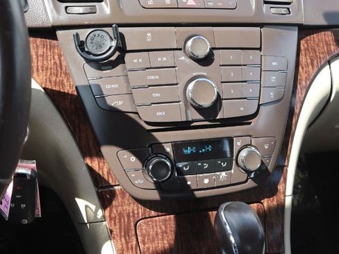Used 2012 Buick Regal Leather FWD image 20