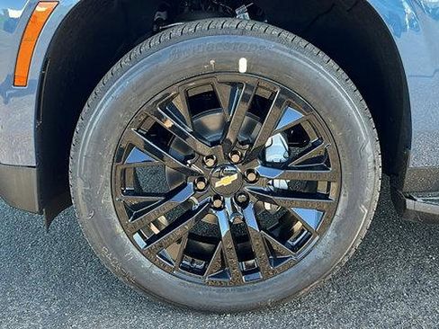 New 2026 Chevrolet Suburban Premier image 10