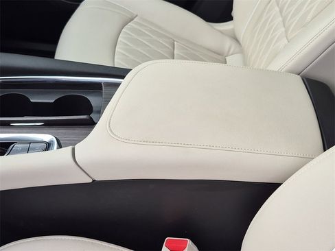 Used 2023 Buick Enclave Avenir w/ Avenir Technology Package image 21