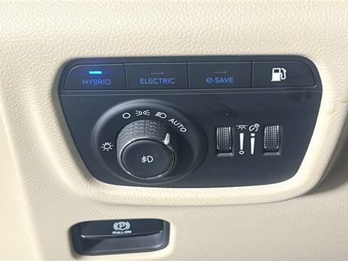 Used 2023 Jeep Grand Cherokee 4WD 4xe w/ Luxury Tech Group II image 20
