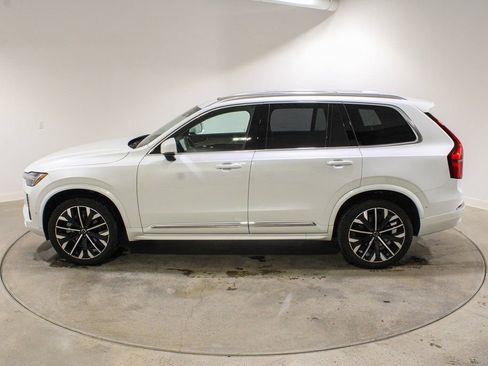 Used 2025 Volvo XC90 B6 Plus image 2