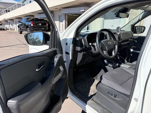 Used 2024 Nissan Frontier SV w/ SV Convenience Package AWD/4WD image 15