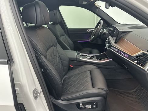 Used 2025 BMW X5 xDrive40i w/ M Sport Package image 30