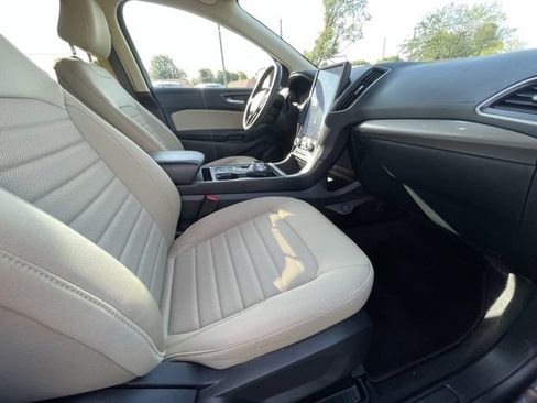 Used 2024 Ford Edge SE image 23